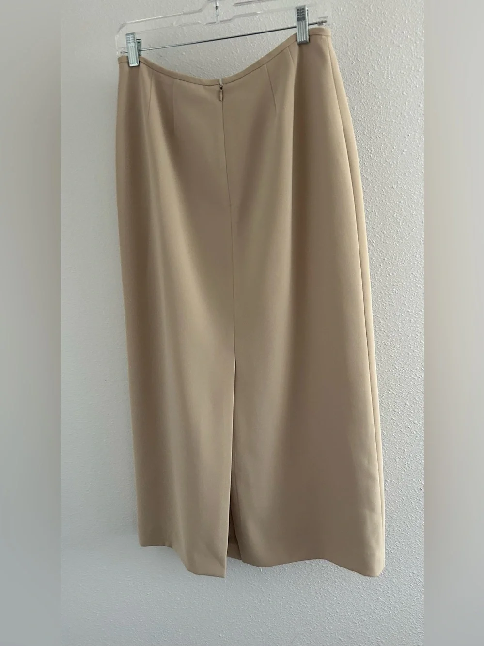 Le Suit Beige Double-Breasted Skirt Suit